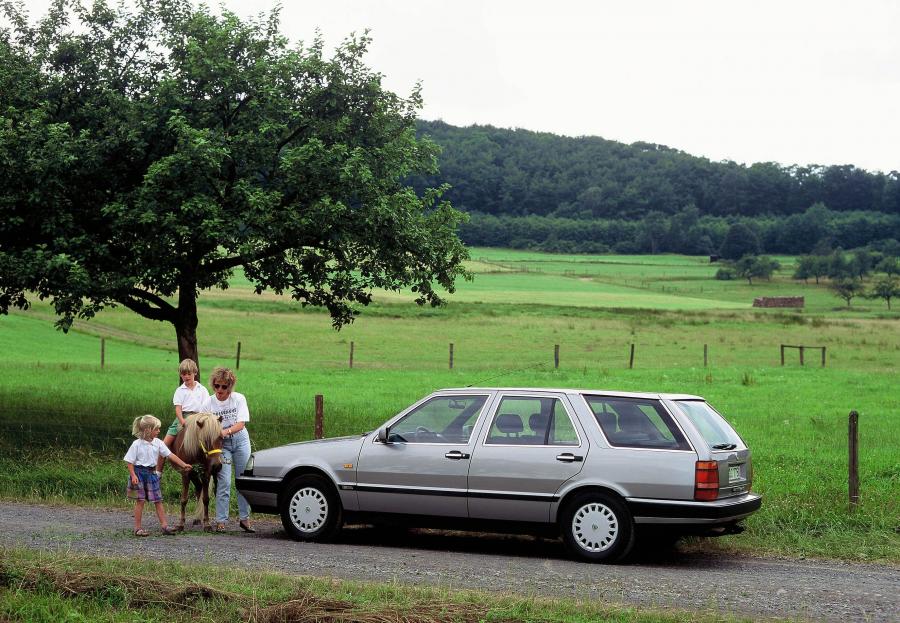  Lancia Thema 1984 года  (фото 13 из 26)